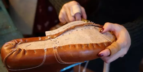 复合聚氨酯胶粘剂常见的分类方法